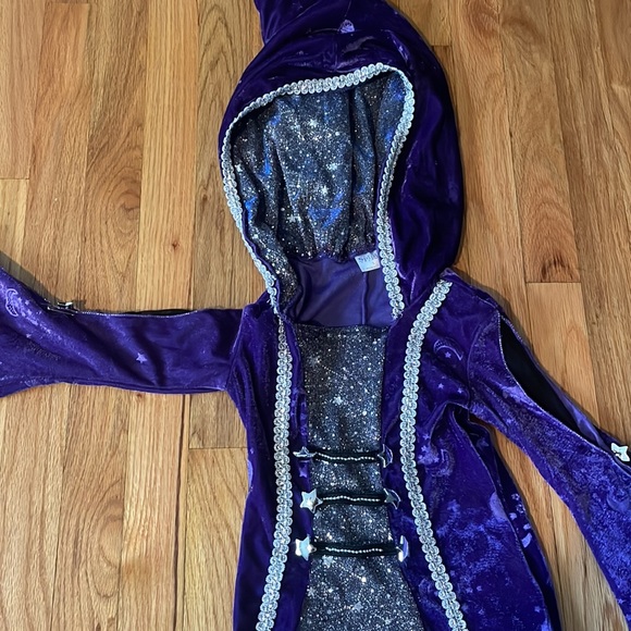 Halloween costume - Picture 2 of 16